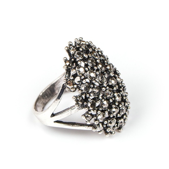 Glam Girl Fashion Jewelry - NWT Vintage Style Black Crystal Ring - Silver Finish - Women's Size 8